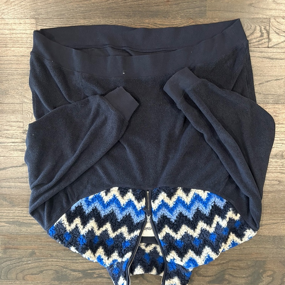 Aerie Navy Chevron Patterned quarter zip